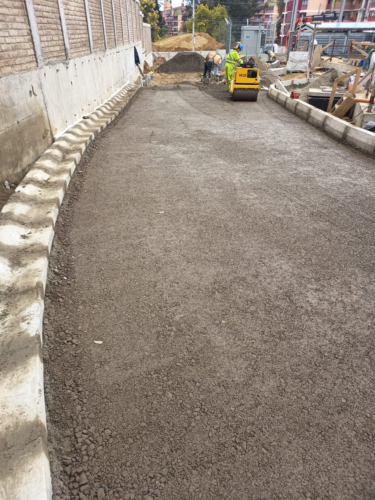 Compactación de base granular antes de pavimentar