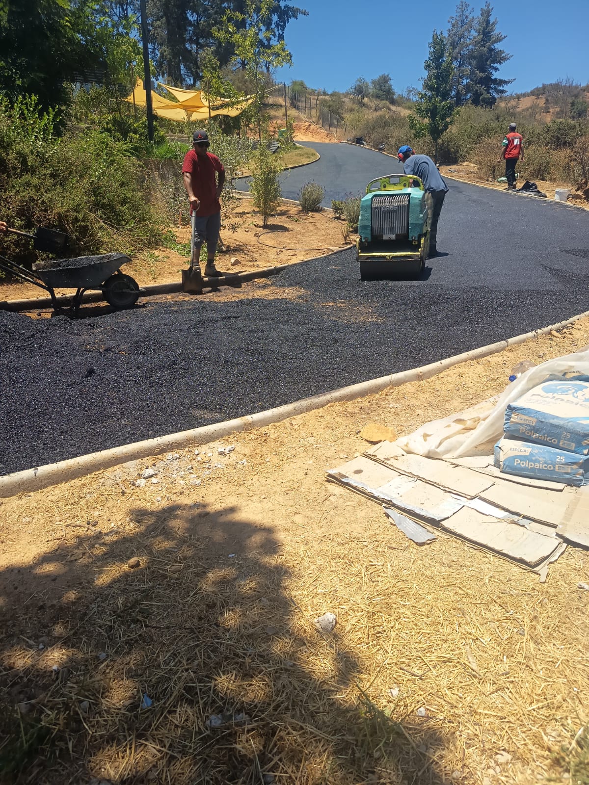 Registro fotográfico de trabajo vial en terreno